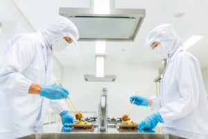 【事例付き】食品業界におけるM&Aの動向やメリット・デメリットを解説
