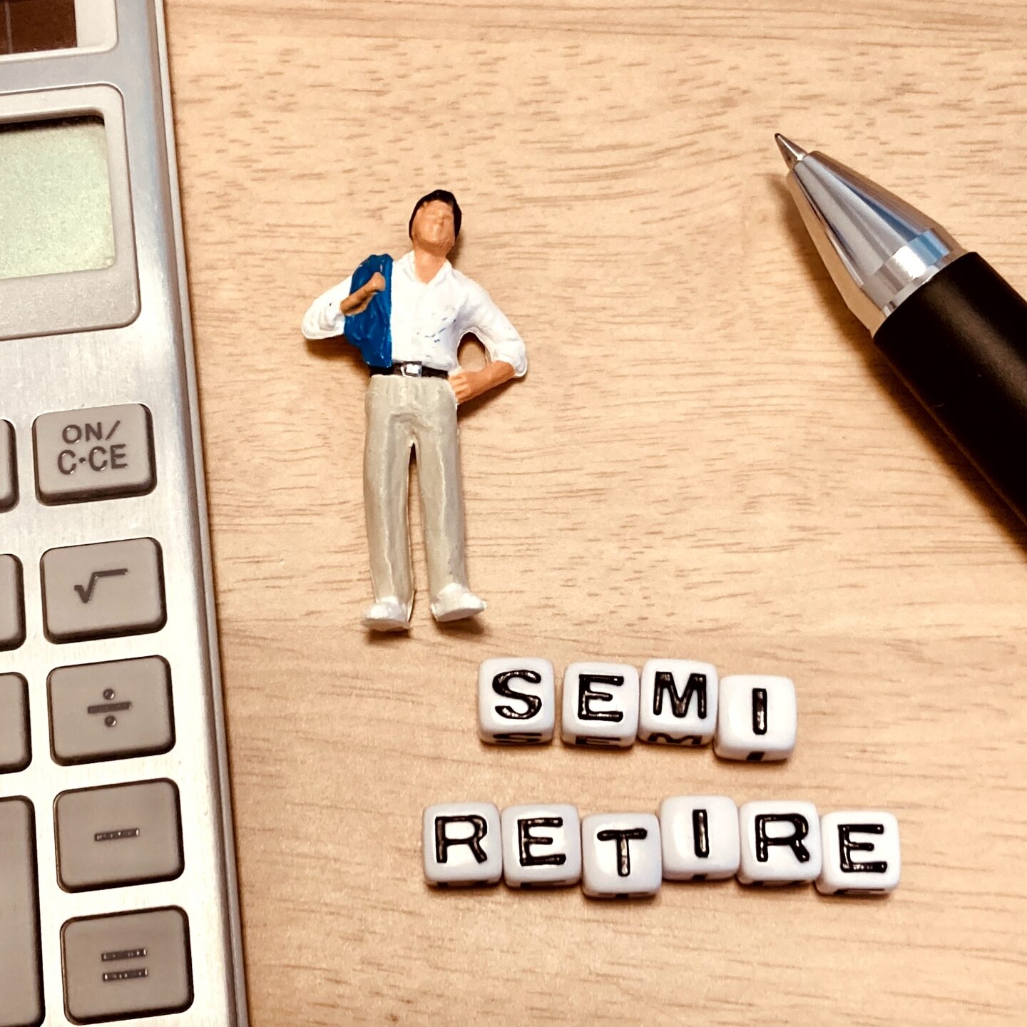 【FIRE】50歳で考える早期退職｜資産がいくらあれば辞められる？【セミリタイア】