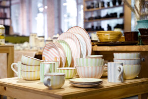 原材料高騰・市場縮小を乗り越える｜日用品・生活雑貨製造業が生き残るための「M&A戦略」